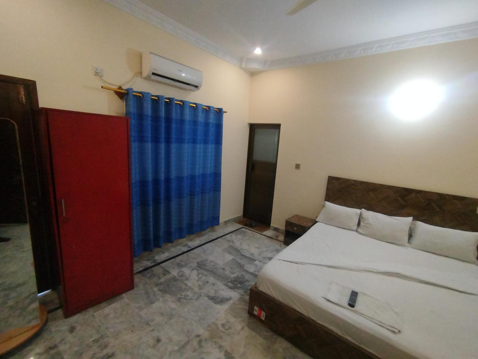 Hotel Crown Plaza, Near Karachi Airport, Darul Sehat Hospital, Dow, Agha Khan And Liaqat Hospital Esterno foto