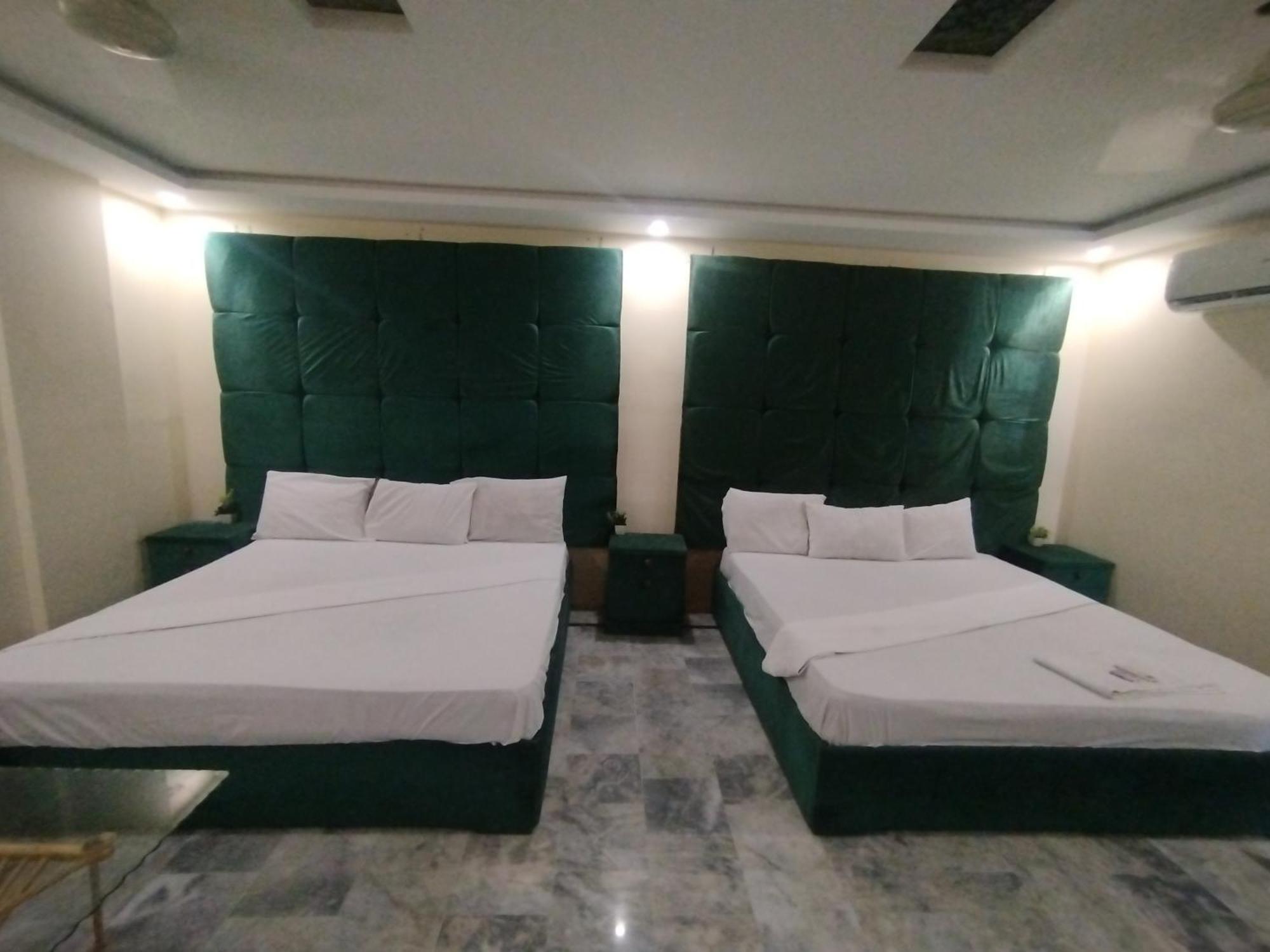 Hotel Crown Plaza, Near Karachi Airport, Darul Sehat Hospital, Dow, Agha Khan And Liaqat Hospital Esterno foto