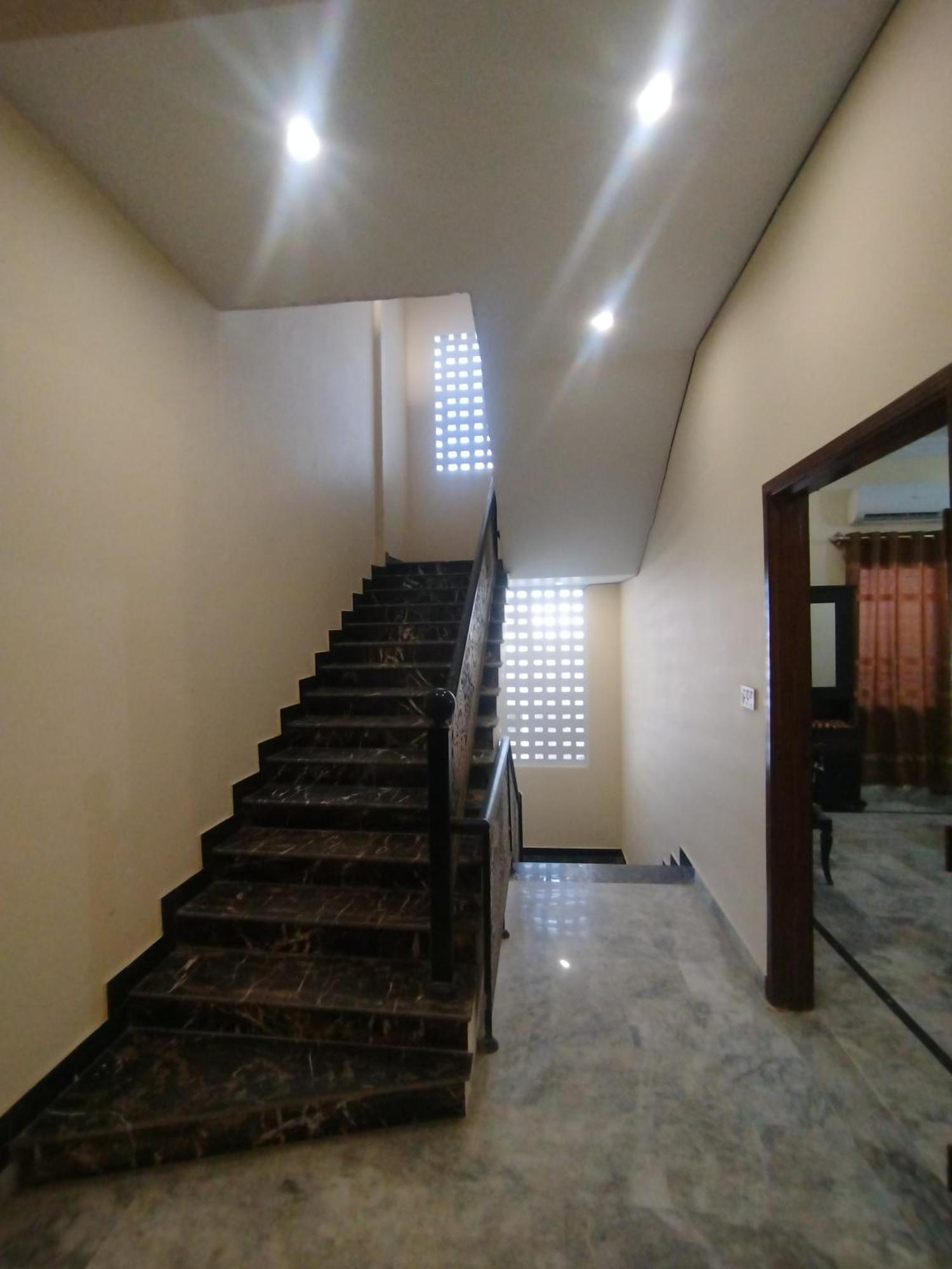 Hotel Crown Plaza, Near Karachi Airport, Darul Sehat Hospital, Dow, Agha Khan And Liaqat Hospital Esterno foto