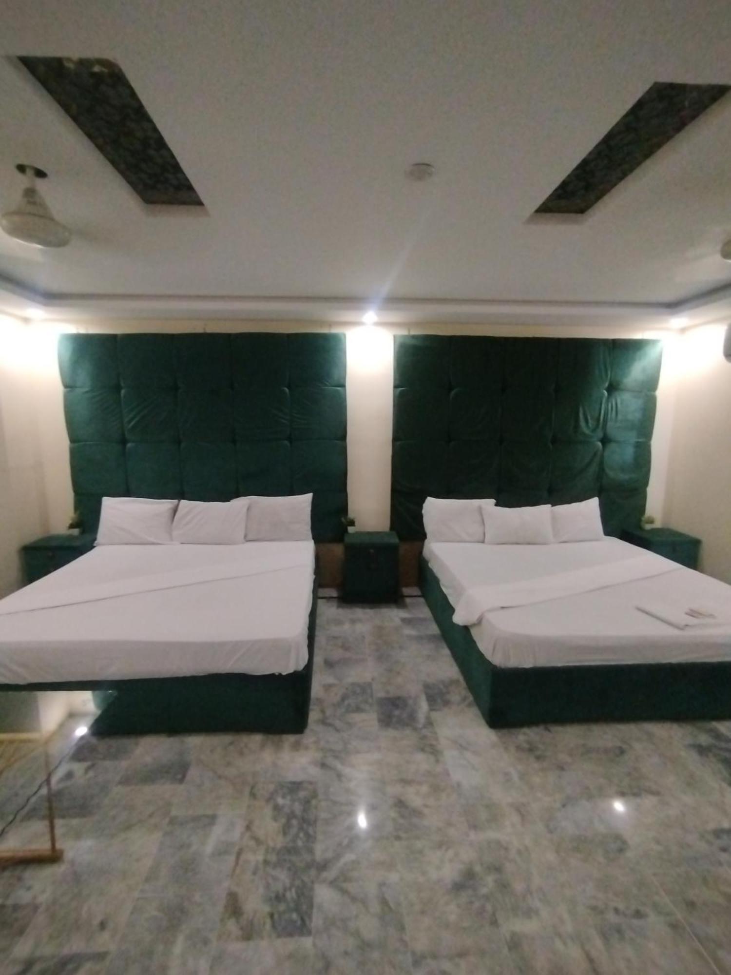 Hotel Crown Plaza, Near Karachi Airport, Darul Sehat Hospital, Dow, Agha Khan And Liaqat Hospital Esterno foto