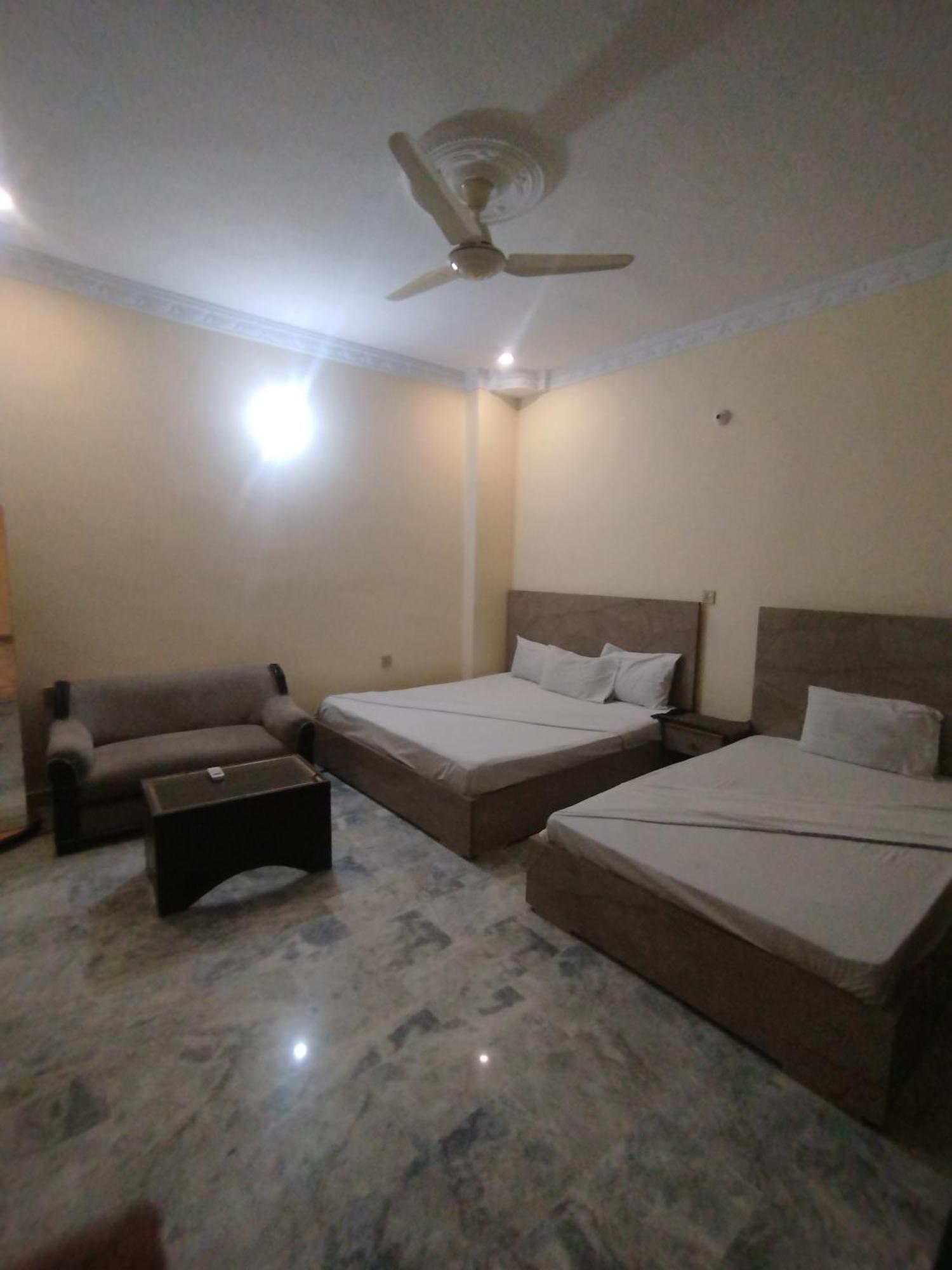 Hotel Crown Plaza, Near Karachi Airport, Darul Sehat Hospital, Dow, Agha Khan And Liaqat Hospital Esterno foto