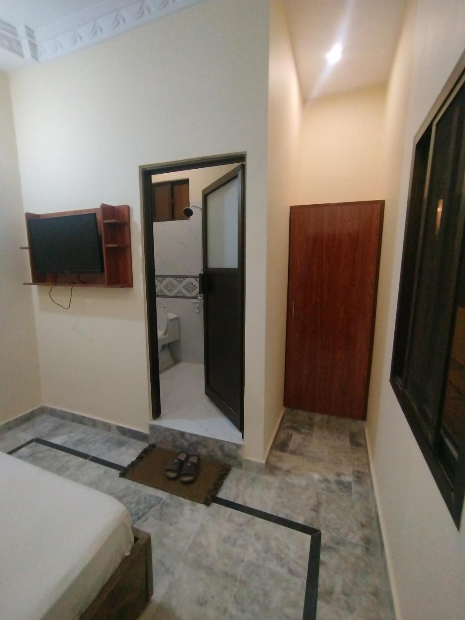 Hotel Crown Plaza, Near Karachi Airport, Darul Sehat Hospital, Dow, Agha Khan And Liaqat Hospital Esterno foto